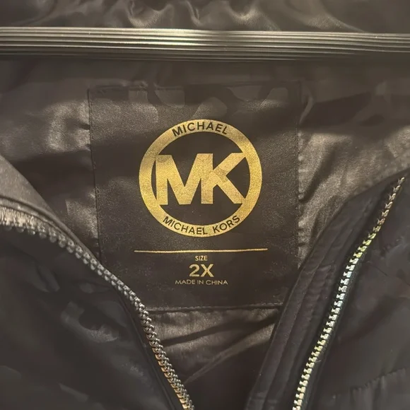 Michael Kors Black Quilted Women's Vest - Picture 2 of 11